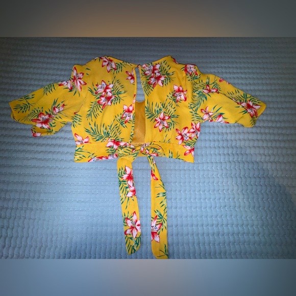 IRIS Floral Yellow Dress outfit w shorts and crop top. Size XL - Picture 14 of 16